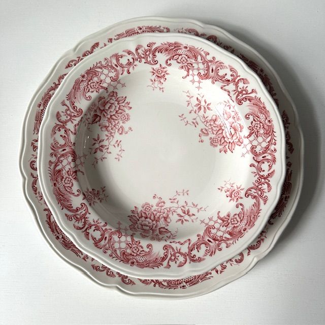 Тарелка ВиллеройБох Valeria красный 24 см Германия 1940-1970 гг.