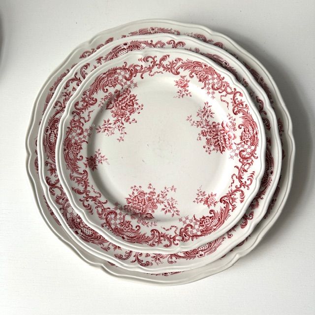 Тарелка ВиллеройБох Valeria красный 24 см Германия 1940-1970 гг.