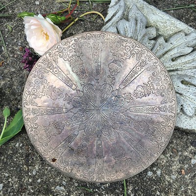 Подставка под горячее мельхиор с гравировкой Средняя