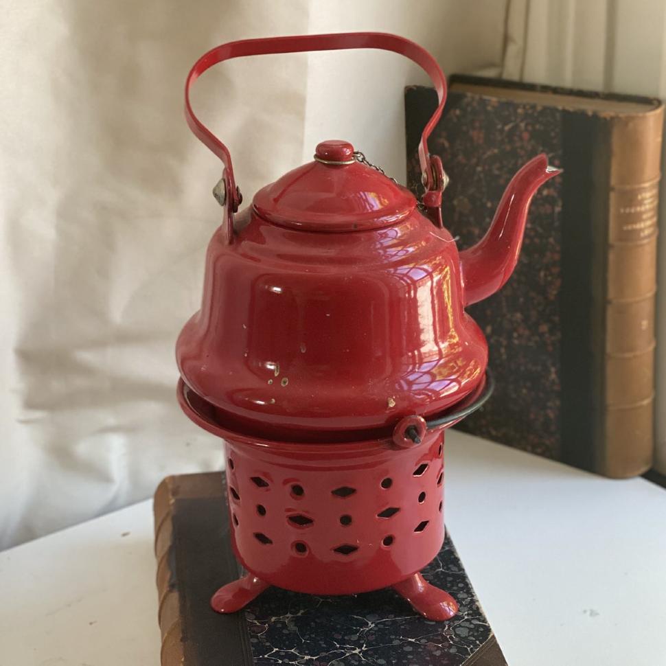 Чайник 1.4 л эмалированный с подставкой Grandmere