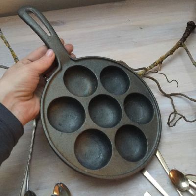 Чугунная сковорода для пончиков