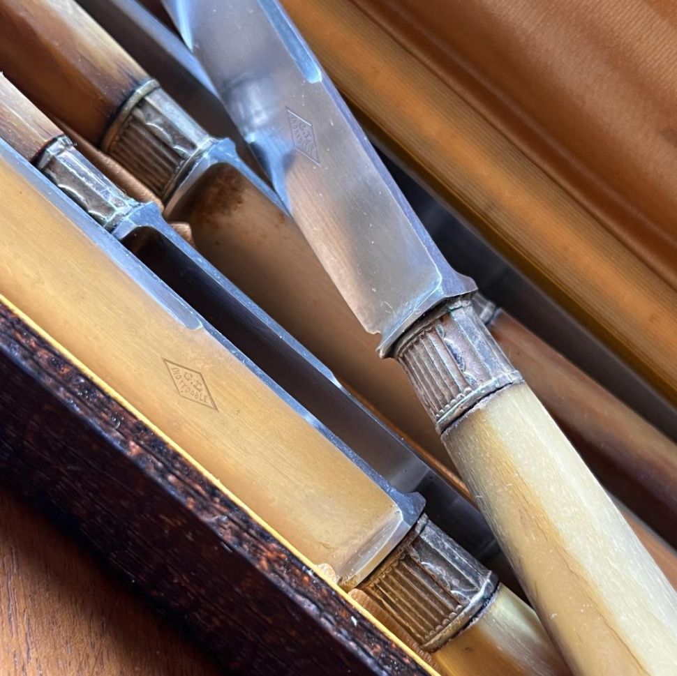 Нож столовый 24 см металл кость Франция