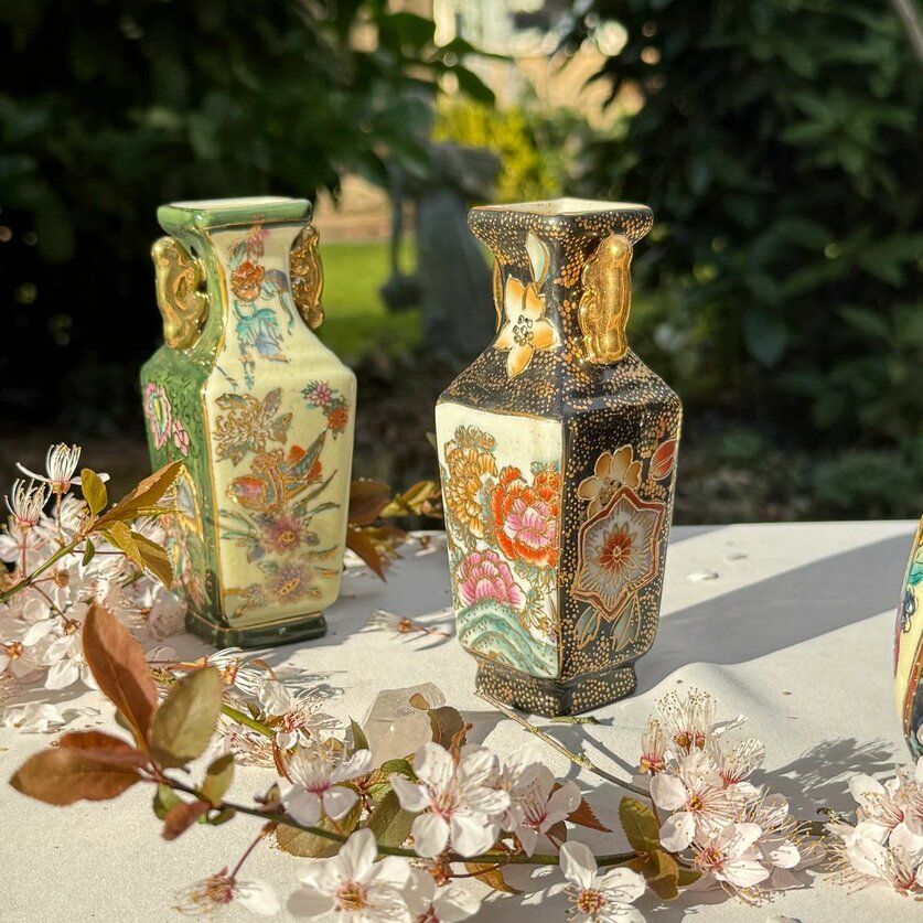 Ваза Satsuma фарфор роспись 50-е гг Шинуазри черная 13 см