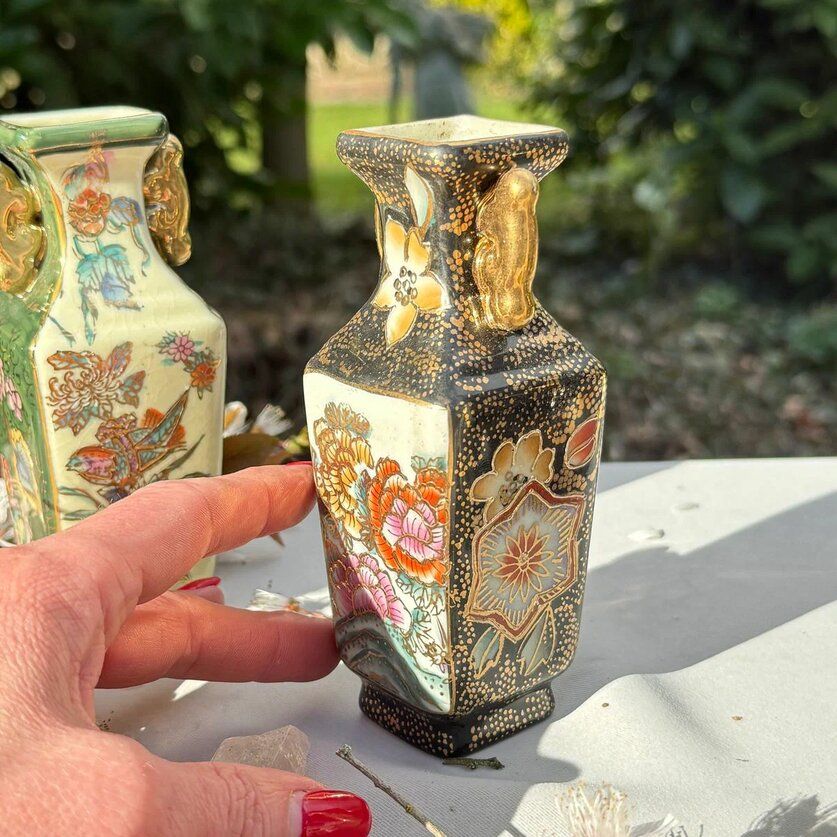 Ваза Satsuma фарфор роспись 50-е гг Шинуазри черная 13 см