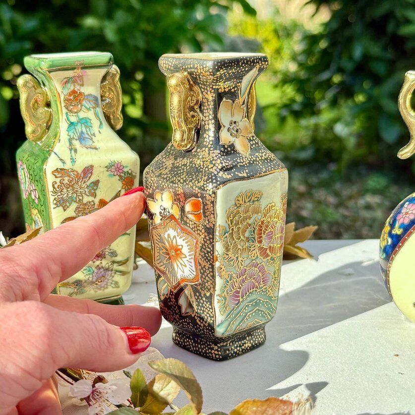 Ваза Satsuma фарфор роспись 50-е гг Шинуазри черная 13 см