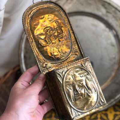 Панно подвесное латунное с карманом, чеканка