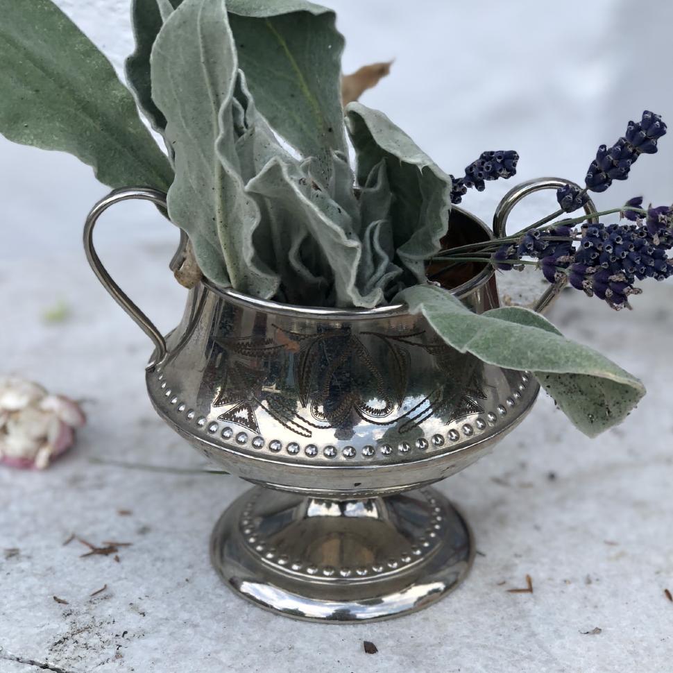 Сахарница-кубок с горошком и гравирокой, мельхиор