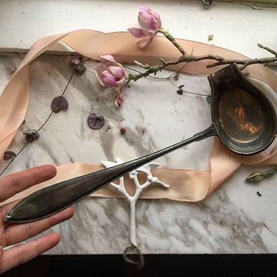 Половник большой с ручкой-лепестком и гравировкой