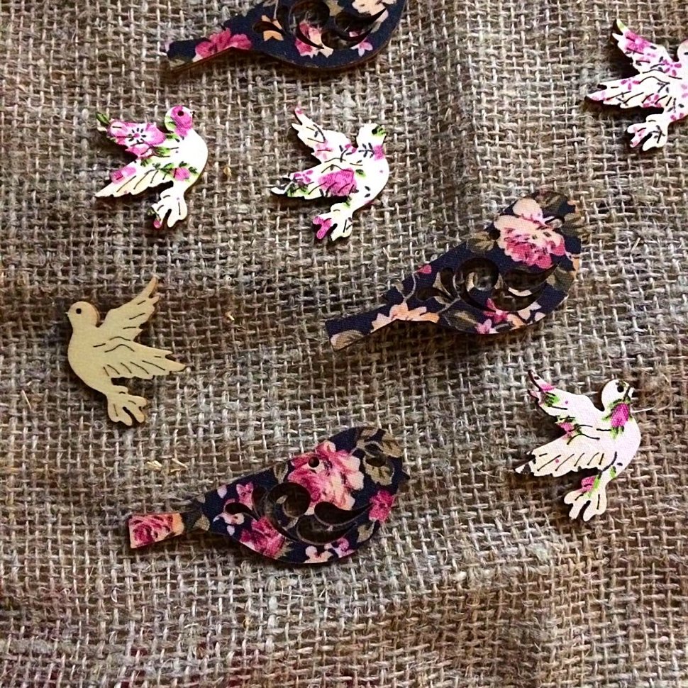 Подвес для цветов Птичка чёрное с цветами 