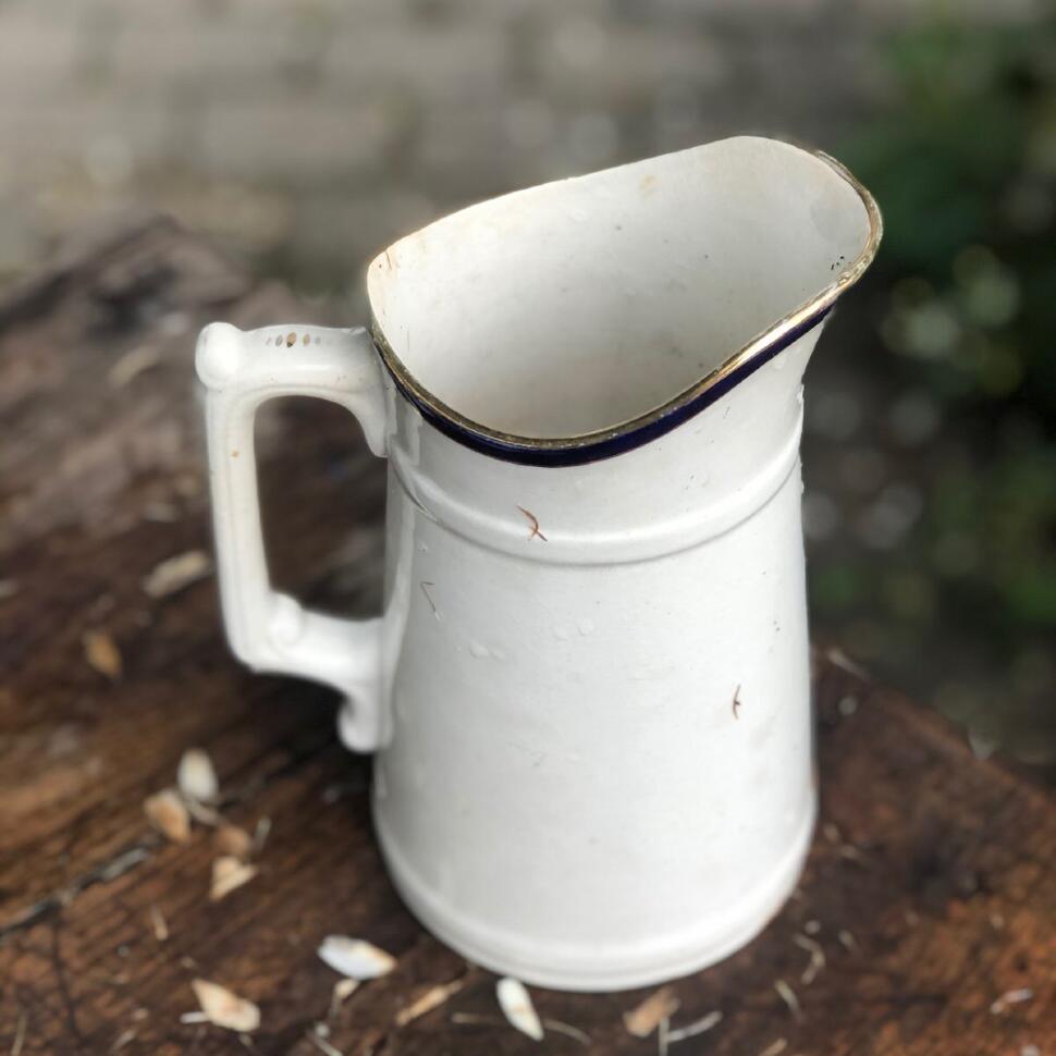 Кувшин 1 л белый по ободку кобальт с золотом фарфор