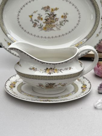 Блюдо и соусник на блюде Royal Doulton Hamilton набор 3 предмета Англия