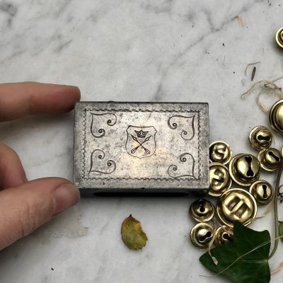 Защитный короб для спичек олово