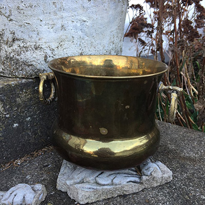 Кашпо большое с ручками сережками