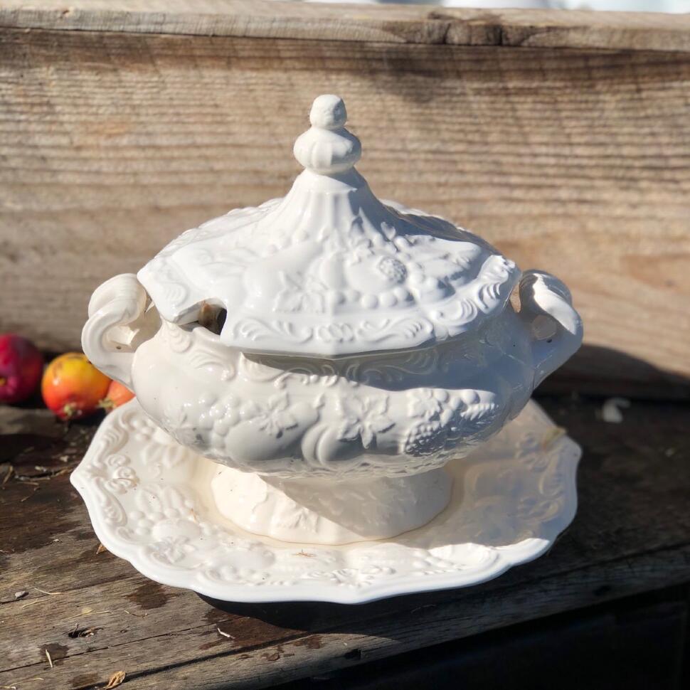 Супница малая на блюде 20 см фарфор