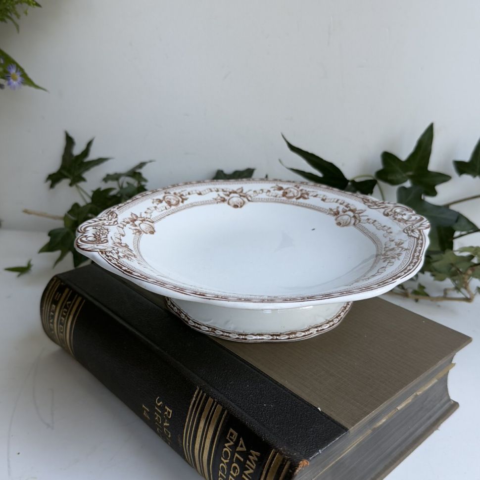 Блюдо на ножке Wedgwood 23 см Англия конец 19 века изъян