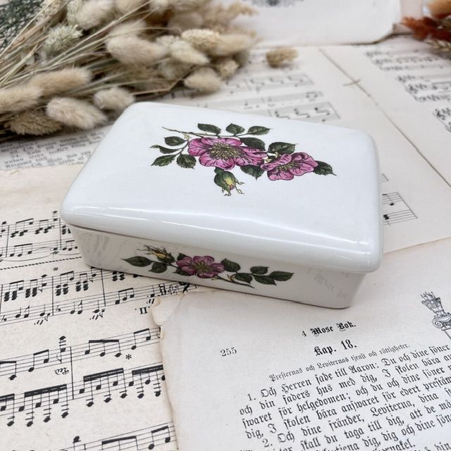 Шкатулка паштетница масленка Wedgwood Briar Rose 13 см Англия