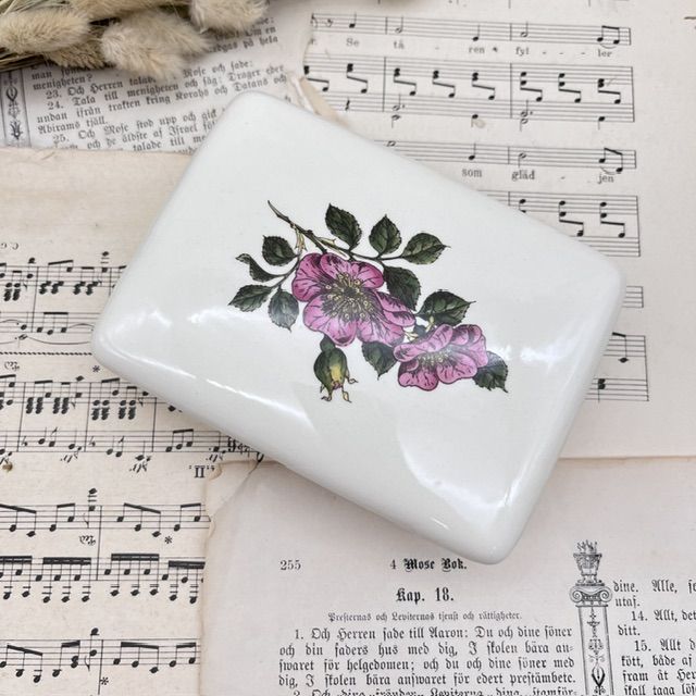 Шкатулка паштетница масленка Wedgwood Briar Rose 13 см Англия