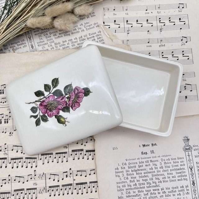 Шкатулка паштетница масленка Wedgwood Briar Rose 13 см Англия
