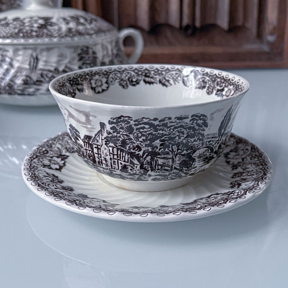 Соусник на блюде Barralls Staffordshire Elizabethan 400 мл Англия