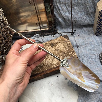 Лопатка для торта из перламутра