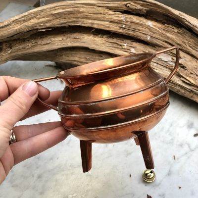 Сахарница на трех ножках медь