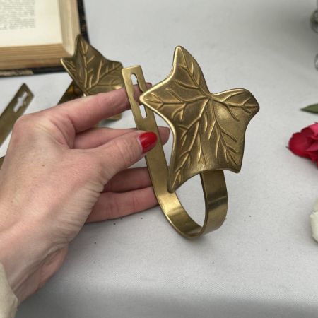 Подхват для штор крючок Лист 12 см латунь