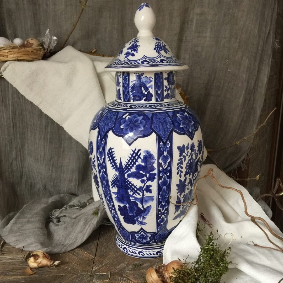 Ваза большая с крышкой Голландия