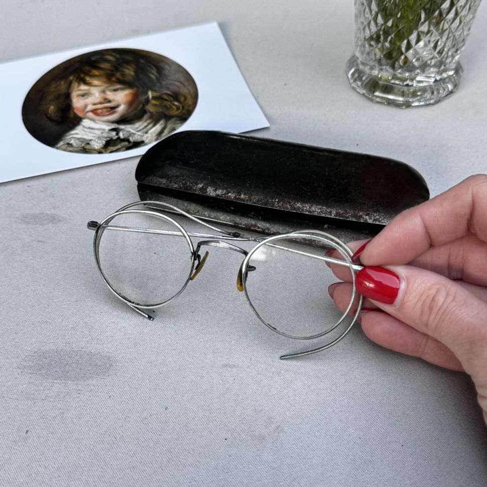 Очки круглые с мягкими дужками 12 см в чехле  