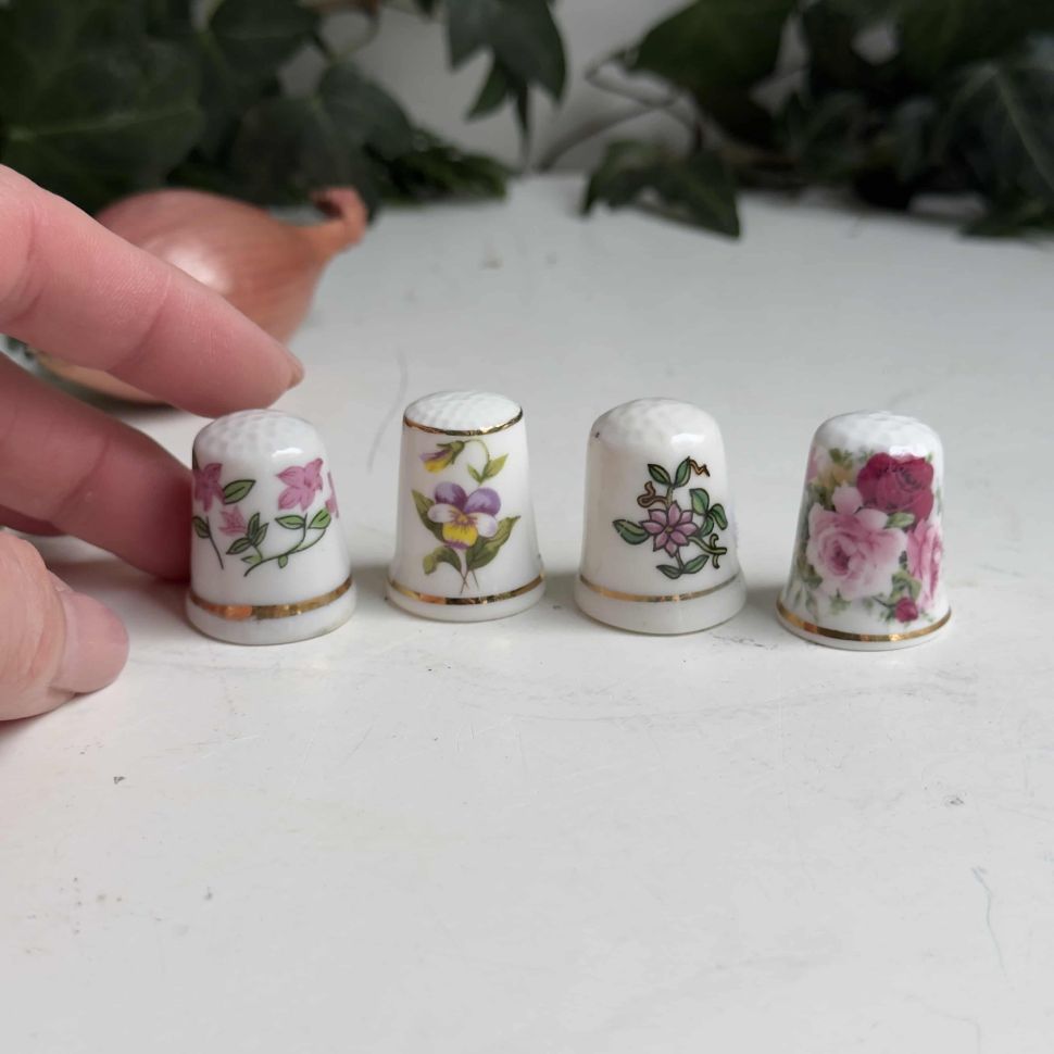 Наперсток Цветы 3 см фарфор 
