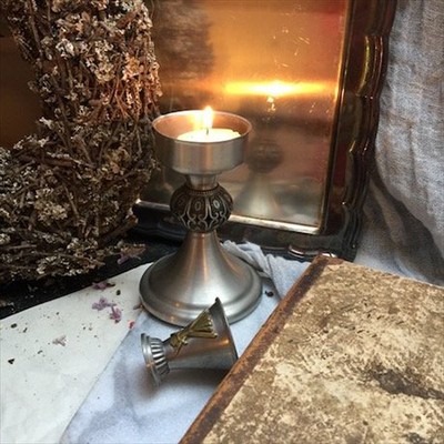 Подсвечник с широкой чашей оловянный на одну свечу
