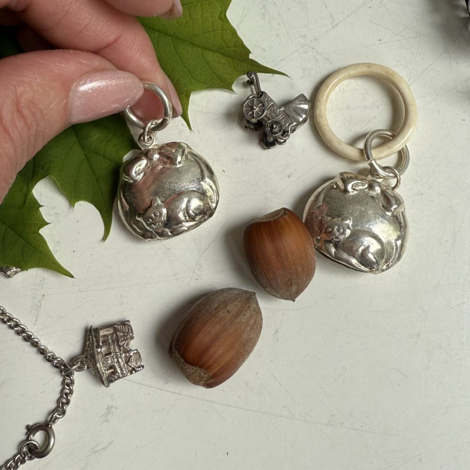 Подвеска погремушка Подушка с котом 2,5 см серебро