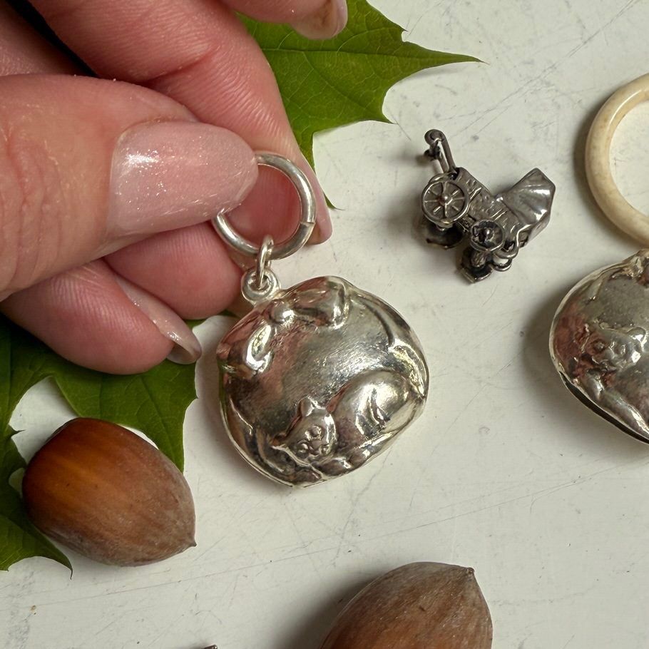 Подвеска погремушка Подушка с котом 2,5 см серебро