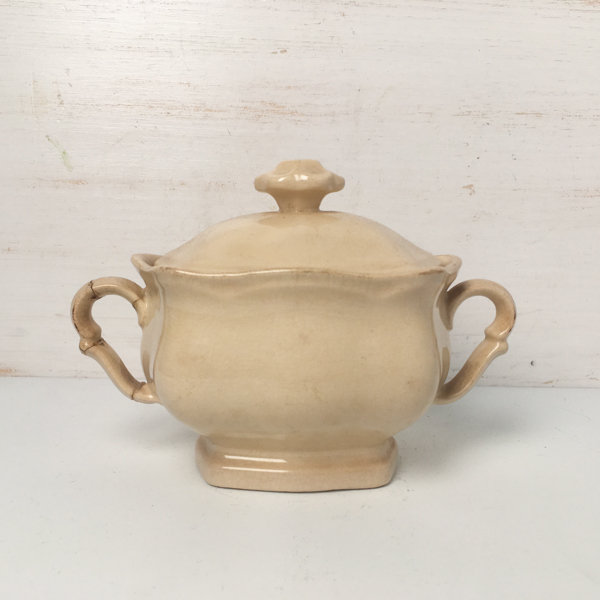 Сахарница со склеенными ручками