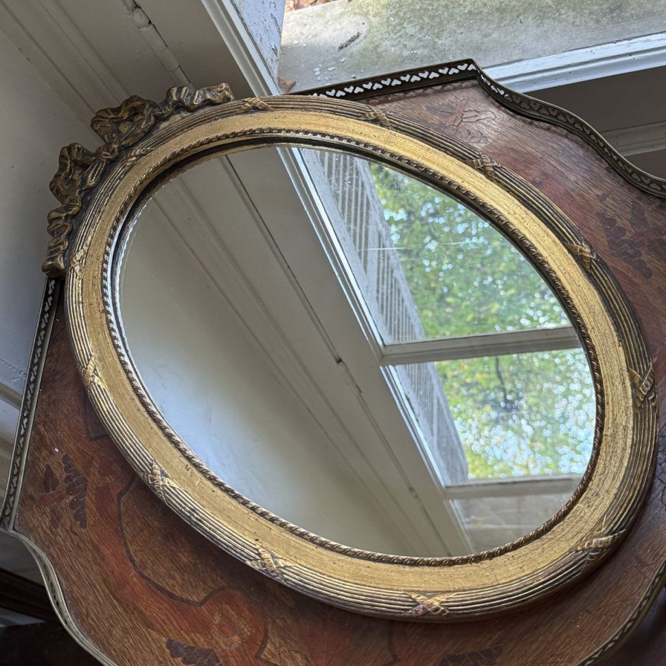 Зеркало овальное 51см в деревянной раме Франция