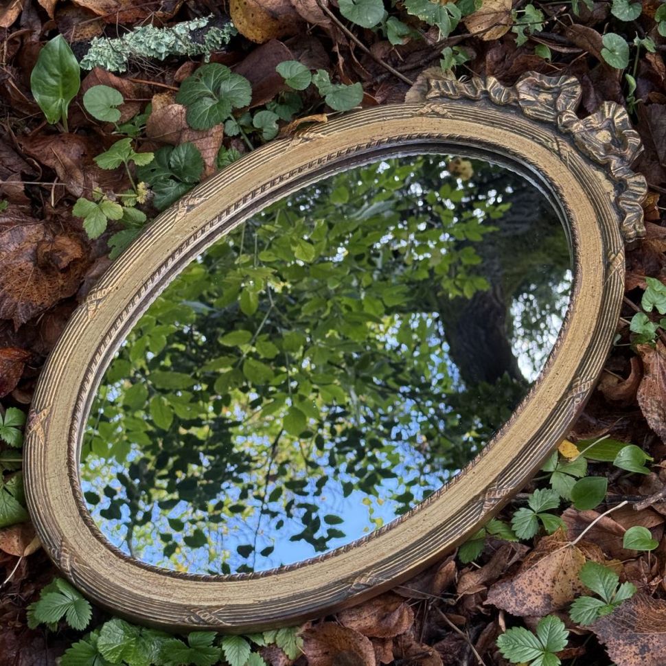 Зеркало овальное 51см в деревянной раме Франция