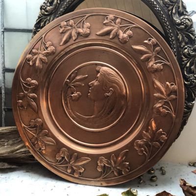 Панно блюдо Ева медь чеканка 43 см