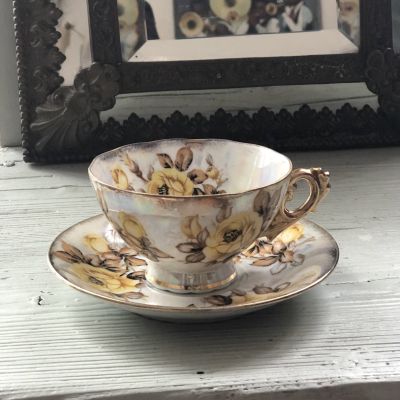 Чайная пара желтые розы перламутр, без клейма