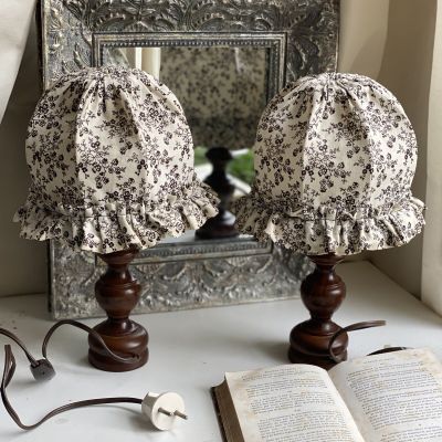 Лампа настольная с абажуром Цветочная шляпка