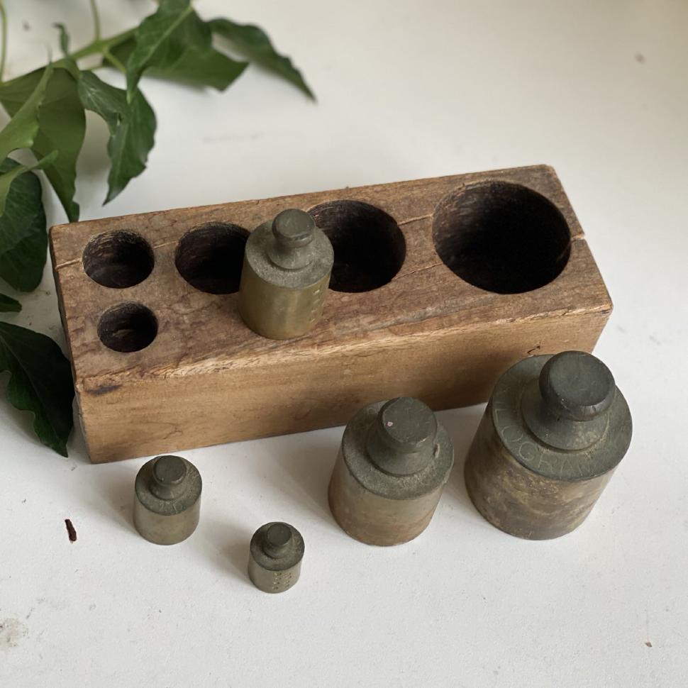 Грузик в подставке, набор из 5 гирь латунь