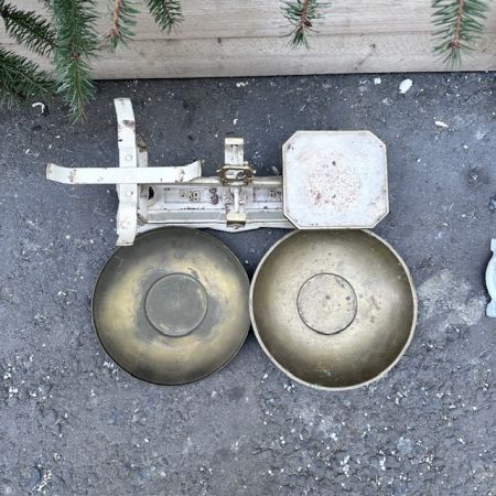 Весы старинные рыночные с двумя чашами 37 см чугун латунь  
