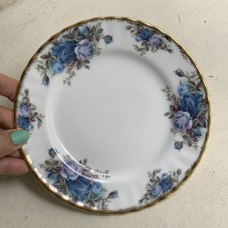 Тарелка пирожковая Royal Albert Moonlight Rose 16 см фарфор Англия
