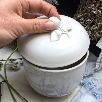 Бонбоньерка большая с яблочком на крышке