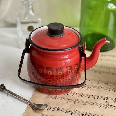 Чайник 0,7 л красный эмалированный