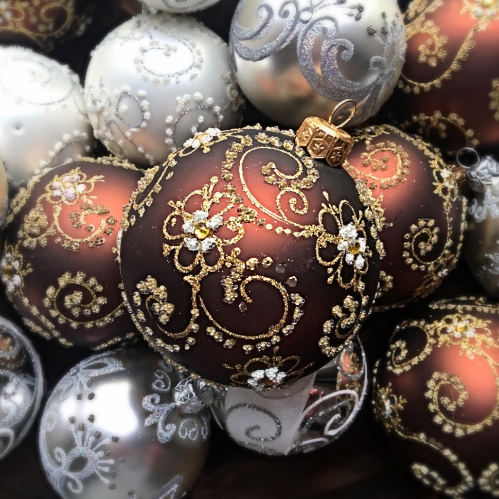 Елочный шар коричневый с золотом