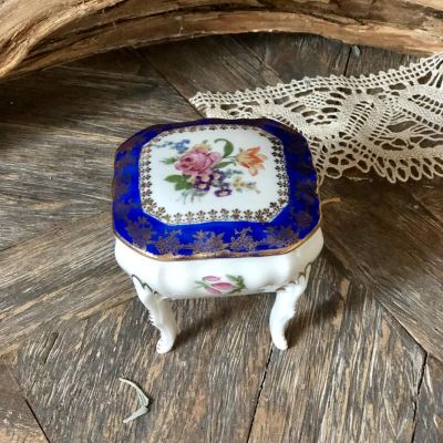 Шкатулка на ножках, фарфор Oscar Schlegelmilch, Германия