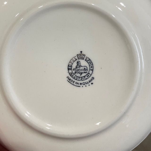 Блюдце "Алкоголики" 11 см Le Vin ordinaire  Delfts By Boch Голландия