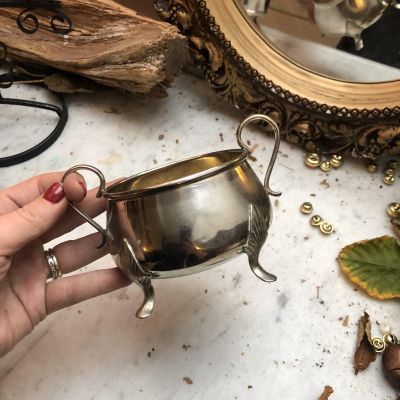 Сахарница на четырех ножках 10 см