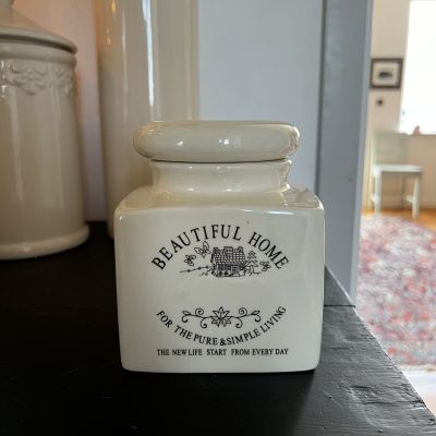Банка с крышкой Beautiful Home 13 см фаянс