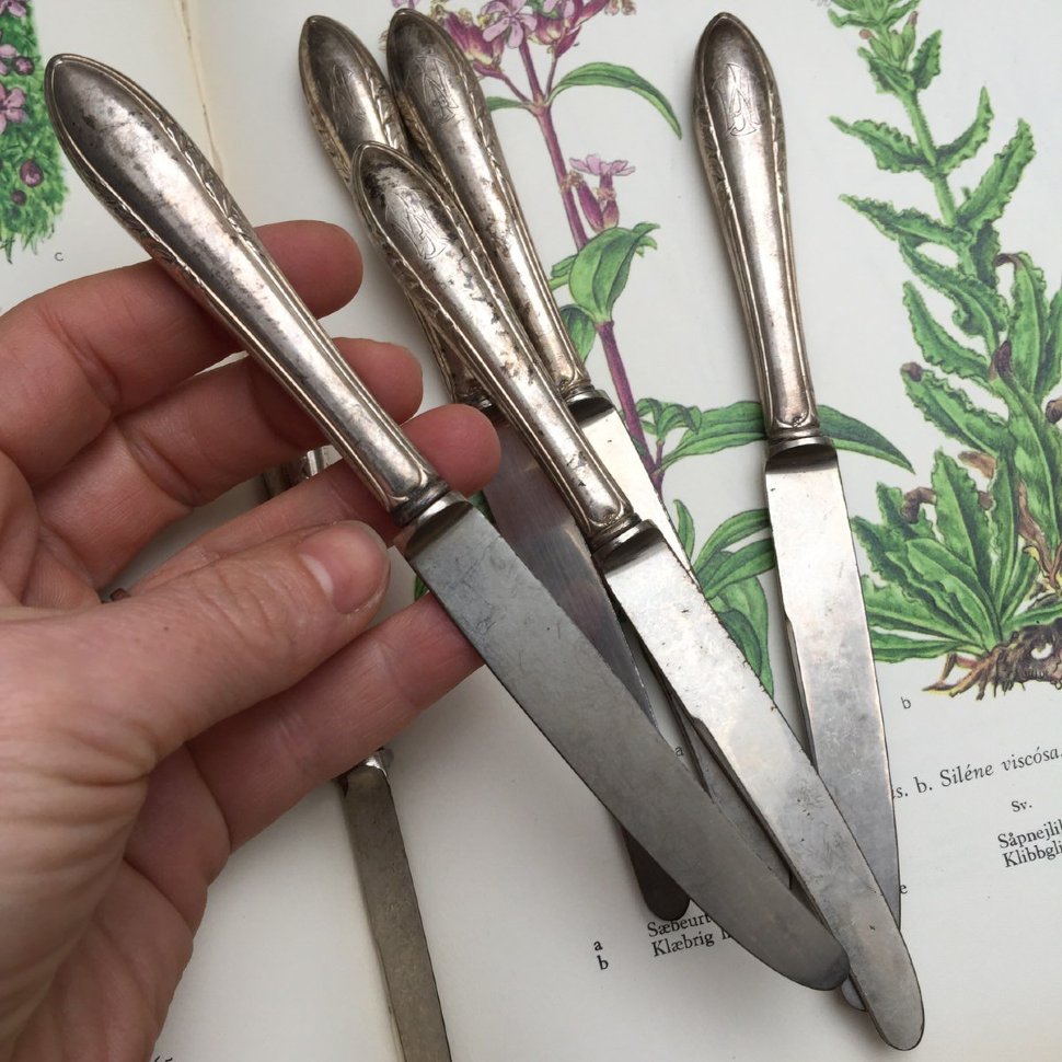 Нож малый с ручкой лепесток с гравировкой