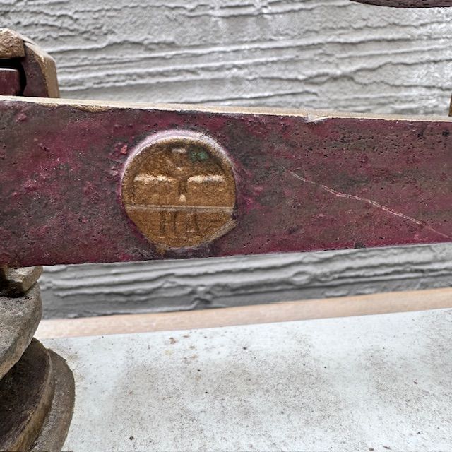 Весы старинные рыночные без чаш 46 см чугун латунь